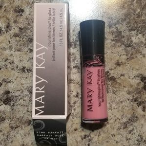Mary Kay nourish plus lip gloss New!
